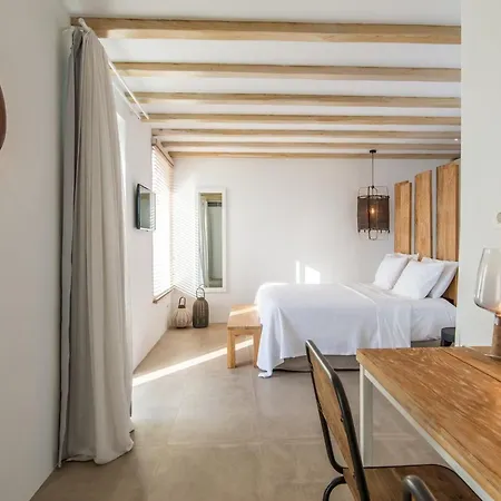 Charming Near Ftelia